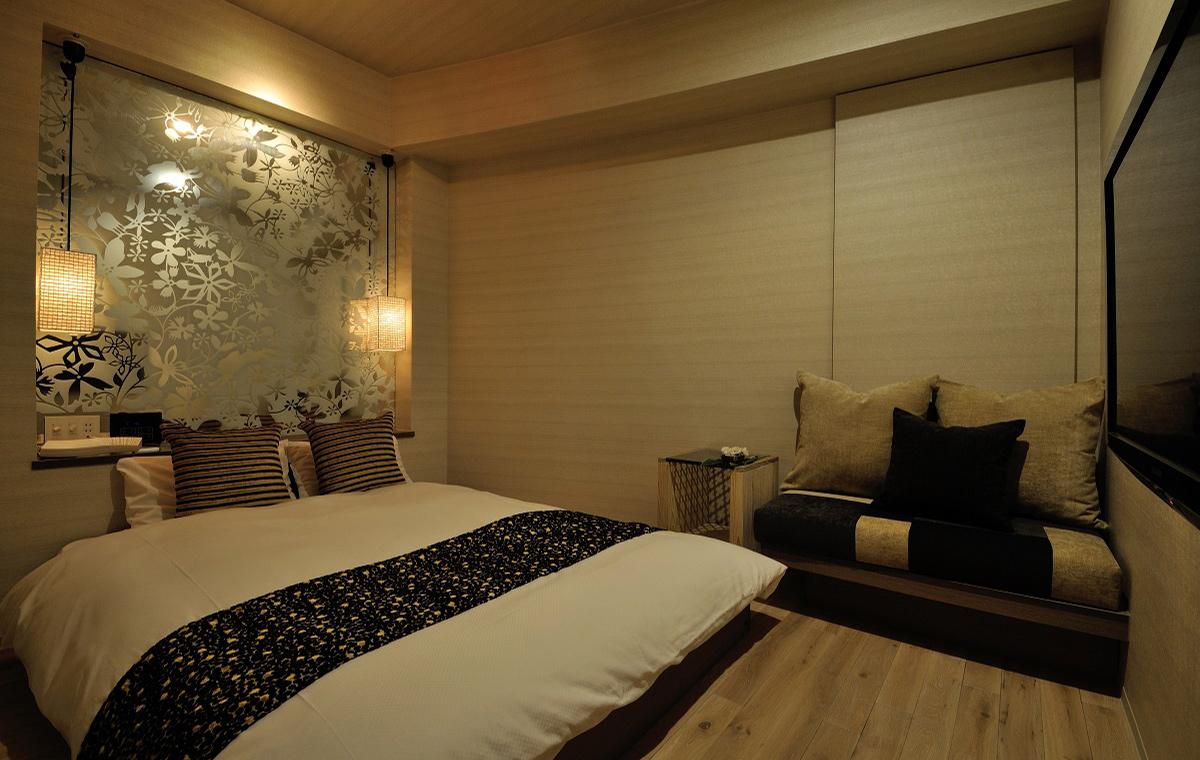 HOTEL frontier